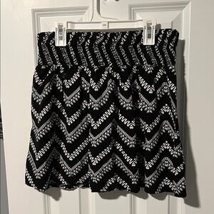 Joe B Black and White Chevron Mini Skirt
